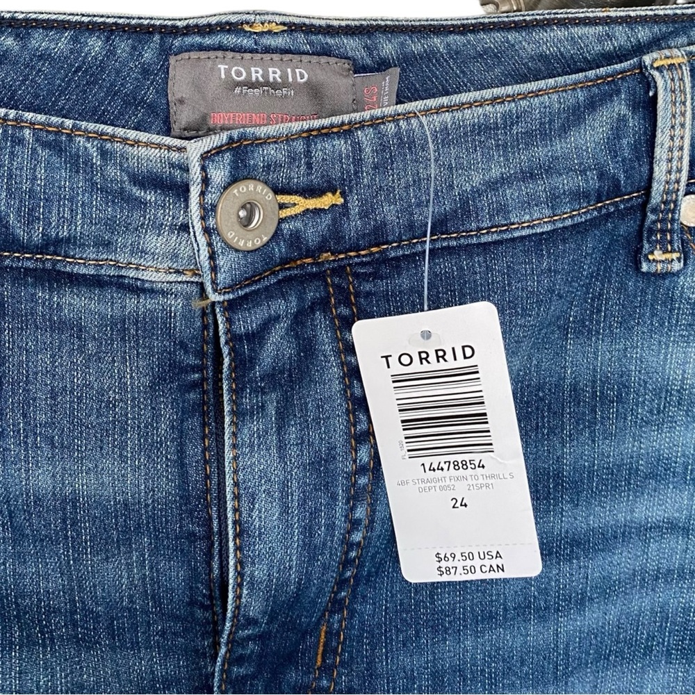 NWT Torrid Boyfriend Straight Vintage Stretch Distressed Jeans Womens 24 Short - Picture 2 of 5